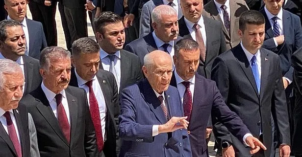 MHP Genel Başkanı Devlet Bahçeli’den Ülkücü Şehitler Anıtı ziyaret: Her şeyin bir vakti var o vakit hızla yaklaşmaktadır