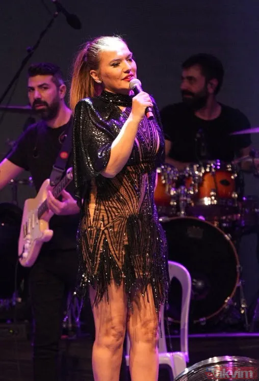 Demet Akalın'ın gazabından o da nasibini aldı "Allah belasını versin bu deliye..." Sinirden çılgına dönen Demet Akalın verdi veriştirdi - 6