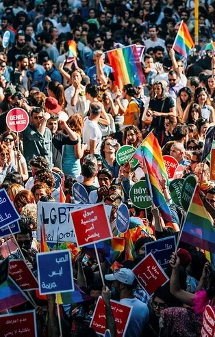 İşte Türkiye'de sapkın LGBTİ propagandasını destekleyen gruplar! CHP'li belediyeler başı çekiyor