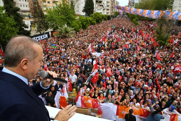 erdogan-siyaset-okulu-yerel-secim-zaferi-icin-hazir-81-ilde-tam-saha-calisma-isaret-fisegi-28-mayis-aksami-yak-1691818781072.jpg