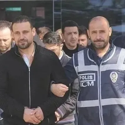 Sahte diploma davasında e-imza itirafı: Çikolata alır gibi aldım | Örgüt liderinden e-imza savunması: Önüne gelene dağıtmışlar