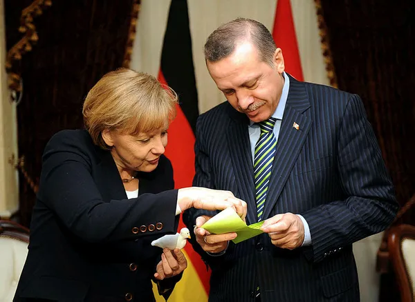 baskan-erdoganin-davetine-icabet-eden-almanya-basbakani-angela-merkel-yarin-turkiyede-1634302635245.jpg Başkan Erdoğan'ın davetine icabet eden Almanya Başbakanı Angela Merkel yarın Türkiye'de-7