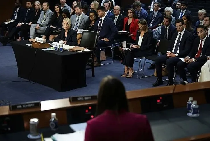 Bondi Senato’da ter döktü