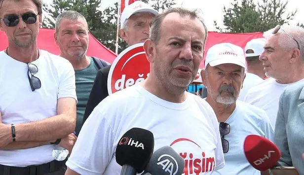 tanju-ozcan-chpnin-kapisina-dayaniyor-bay-kemal-orasi-senin-babanin-ciftligi-degil-1688726925913.jpeg Kavga küfür kıyamet! Tanju Özcan'dan Faik Öztrak'a salvolar: Zavallı, dünyanın en namussuz ve şerefsiz adamı-9