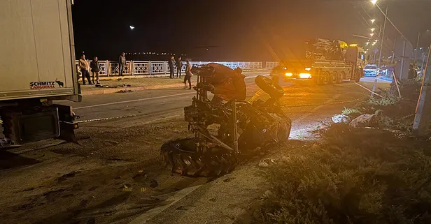 Çanakkale’de tırla traktör çarpıştı: Karı koca hayatını kaybetti