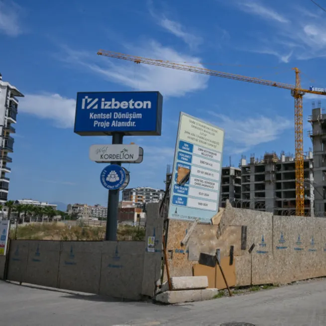 CHPli İzmir Büyükşehir Belediyesinden skandal kentsel dönüşüm projesi: İnşaat mühürlendi! Tüm bloklar denetlenecek