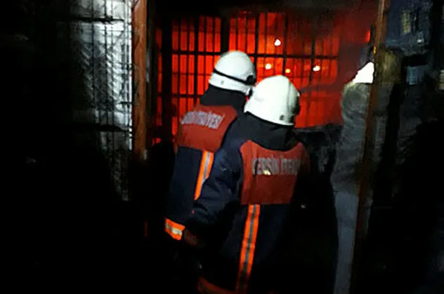 Tarsus'ta 500 iş yerinin bulunduğu halde yangın! 4 iş yeri küle döndü