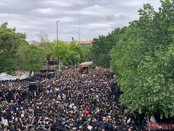İran'da yas var: Kare kare İbrahim Reisi'nin cenaze töreni - 9