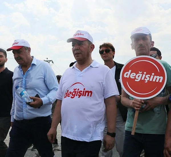 chpde-belediye-ihtilali-istanbul-izmir-ve-bolu-degisim-bayragini-cekti-imamogluna-net-ol-arkandayiz-mesaji-1688496869919.jpeg CHP'de 'belediye' ihtilali! İstanbul, İzmir ve Bolu 'değişim' bayrağını çekti: İmamoğlu'na 'net ol arkandayız' mesajı-5