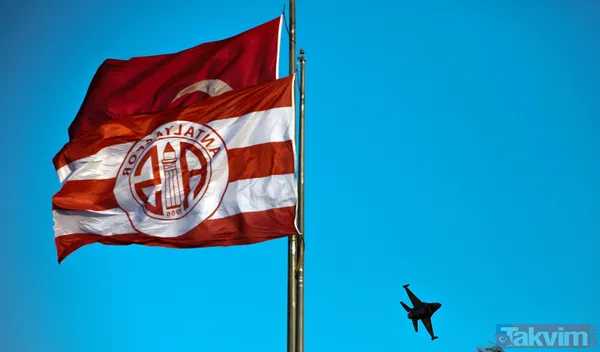 SoloTürk Antalya'da 29 Ekim için uçtu! Muhteşem görüntüler - 5