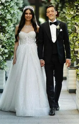 Mesut Özil'e saldıran zorbalar yakalanmadı! İngiliz polisi detaylı açıklama yapmaktan sakındı