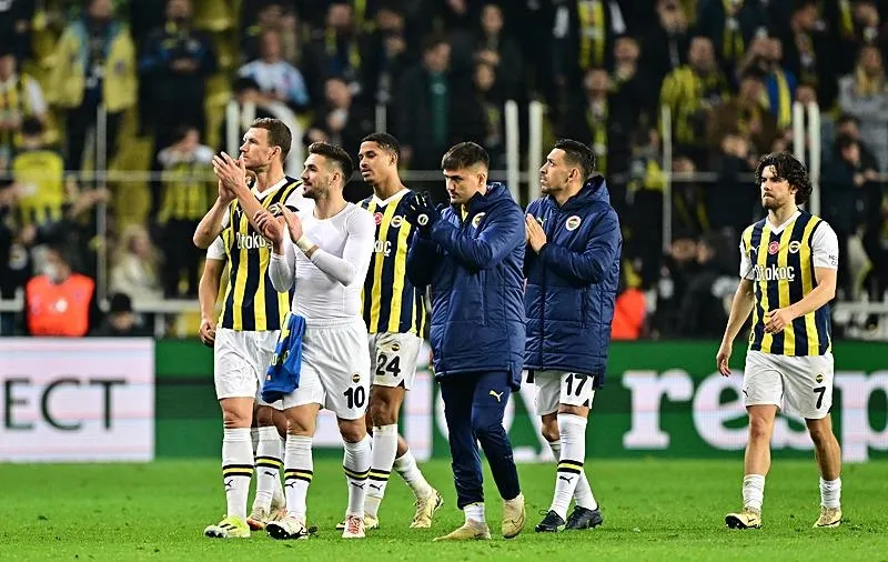 Spor yazarları Trabzonspor ile Fenerbahçe arasında oynanacak dev derbiyi değerlendirdi! Zirvede dengeler değişebilir-7