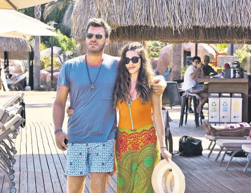 Sosyetenin kapısını çaldı