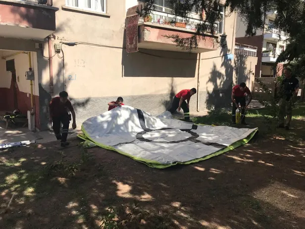 Hırsızlık için girdiği evdeki kadını rehin aldı!-1