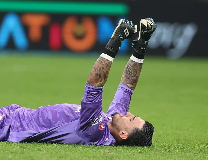 Uğurcan Çakır 12’den vurdu