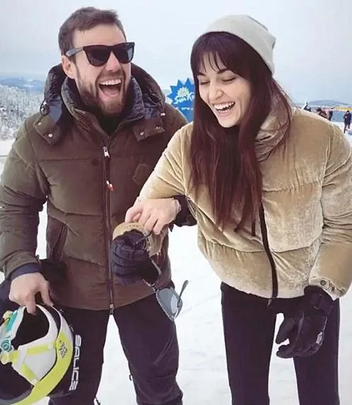 Murat Dalkılıç 24 yaşındaki sevgilisine gönlünü fena kaptırdı! Ünlü popçu aşkı için Londra - İstanbul arası mekik dokuyor-2