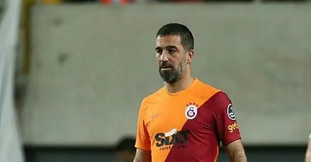 Bu sezon eleştirilerin en büyük hedefi olan Arda Turan Galatasaray formasıyla 1 yıldır gol atamıyor