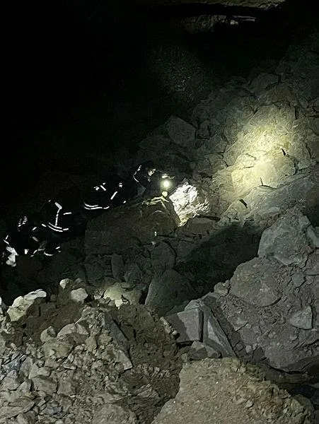 son-dakika-somada-maden-ocaginda-gocuk-1-olu-3-yarali-1683666871894.jpeg Son dakika: Soma’da maden ocağında göçük: 1 ölü 3 yaralı-4