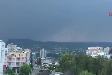 Mersin'de sağanak yağış!