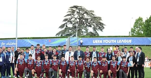 Bordo- Mavili gençlerin başarısına övgüler yağdı!