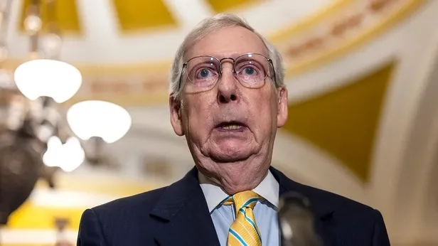 senator-mcconnell-kameralar-karsisinda-dona-kalmisti-cumhuriyetci-adaylardan-nikki-haley-abd-senatosunu-imtiya-1693587293413.jpeg Senatör McConnell kameralar karşısında dona kalmıştı! Cumhuriyetçi adaylardan Nikki Haley, ABD Senatosunu "imtiyazlı huzurevine" benzetti-5