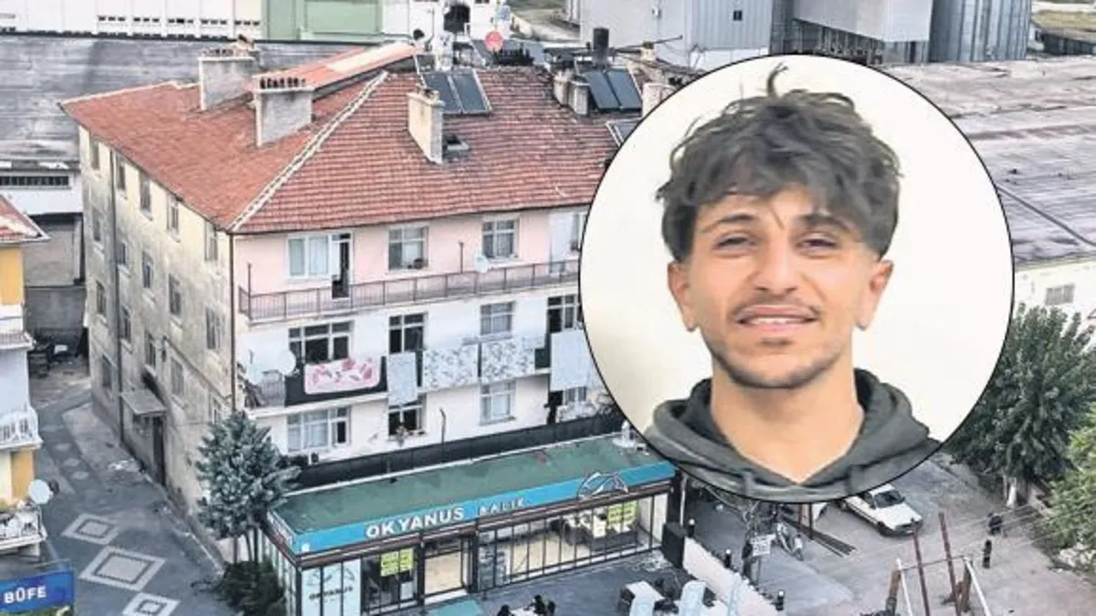 Konya'da 3 katlı bina yerle bir oldu: Suriyeli genç faciadan önce zillere basıp komşularını dışarı çıkardı