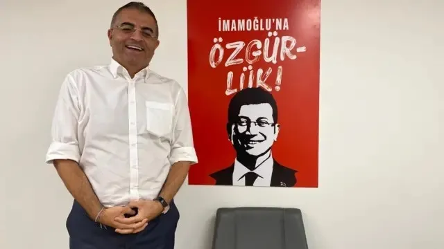 takvim-chp-koridorlarina-daldi-ozgur-ozel-imamogluna-sah-cekti-tarhanla-denge-kuracak-3-isimle-partiyi-dizayn-1774445794643.jpeg Takvim CHP koridorlarına daldı! Özgür Özel İmamoğlu'na "şah" çekti: Tarhan'la denge kuracak 3 isimle partiyi dizayn edecek-7