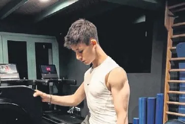 Vücuduyla gündem oldu