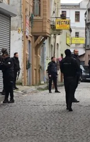 İstanbul'da gece kulübünde silah sesleri