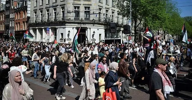 Hollanda’da Anneler Günü’nde Filistinli anneler için binlerce kişi sokaklara akın etti: Anneler soykırıma karşı