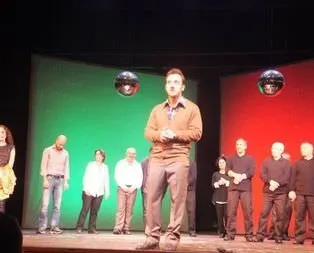 ’Küfürbaz’ tiyatrocu korkup hesabını kapattı