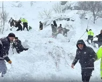 Çığ altında kalan 3 kişinin cansız  bedenine ulaşıldı