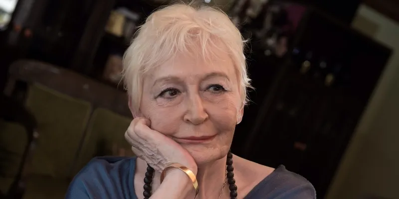 pinar-kur-kimdir-aslen-nereli-kac-yasinda-pinar-kur-kitaplari-eserleri-neler-1752586579778.jpg (Sosyal medya)