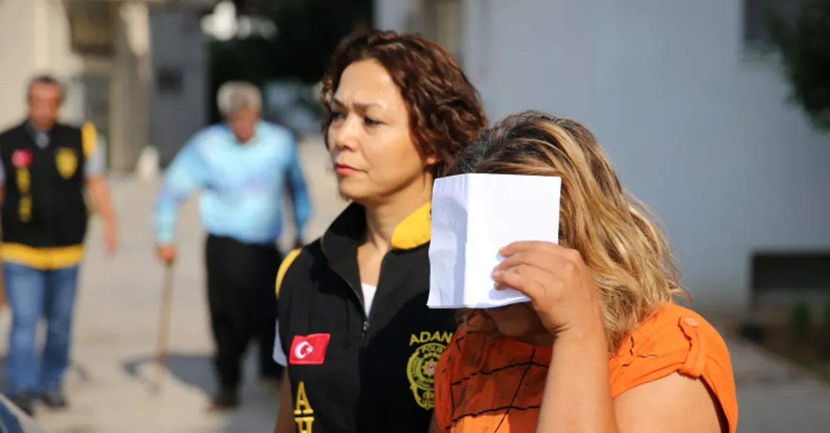 Fuhşun şifresi lüks araba! Yer: Adana