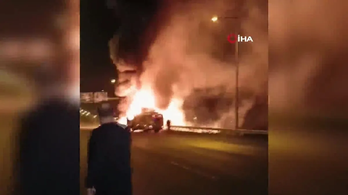 Mersin Tarsus'ta trajik kaza: TIR alev alev yandı: Sürücü hayatını kaybetti