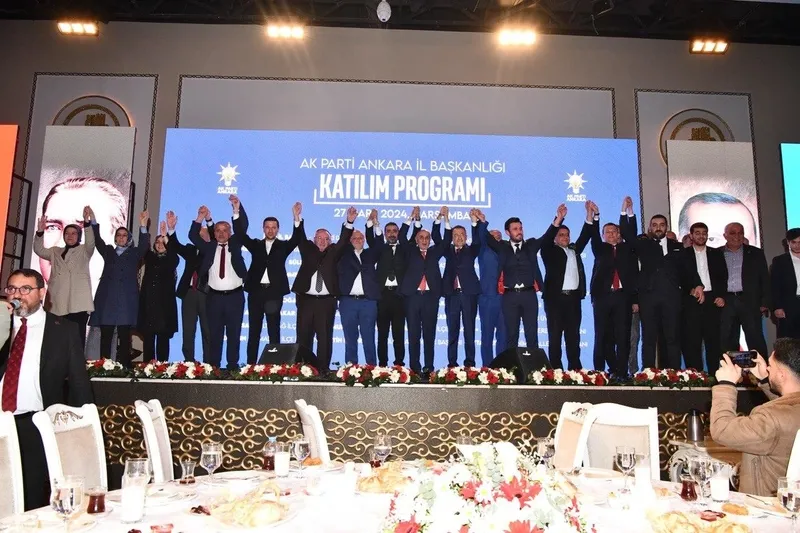 Ankara'da 22 YRP'li istifa edip AK Parti'ye geçti: Başkan Erdoğan'ın yanında saf tuttular, CHP - DEM'e kazandırmayı reddettiler-2