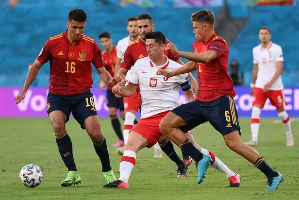 euro-2020-ispanya-polonya-maci-canli-izle-ispanya-polonya-canli-takip-1624130033636.jpeg EURO 2020'de İspanya ile Polonya berabere kaldı! (İspanya 1-1 Polonya MAÇ SONUCU ÖZET)-2