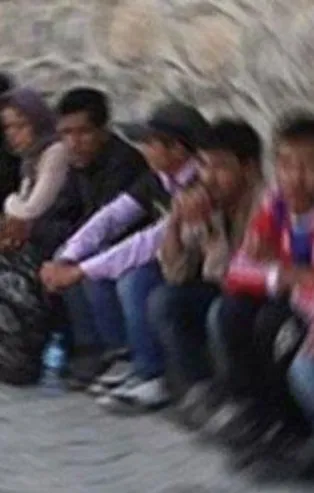 Son dakika: Aydın'da 68 düzensiz göçmen yurt dışına kaçarken yakalandı