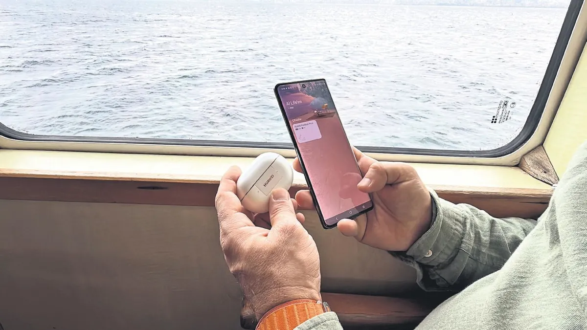 HUAWEI FreeBuds Pro 4 kulaklıklarıyla şehrin gürültüsünden uzak, müzik ve eğlenceye yakın!