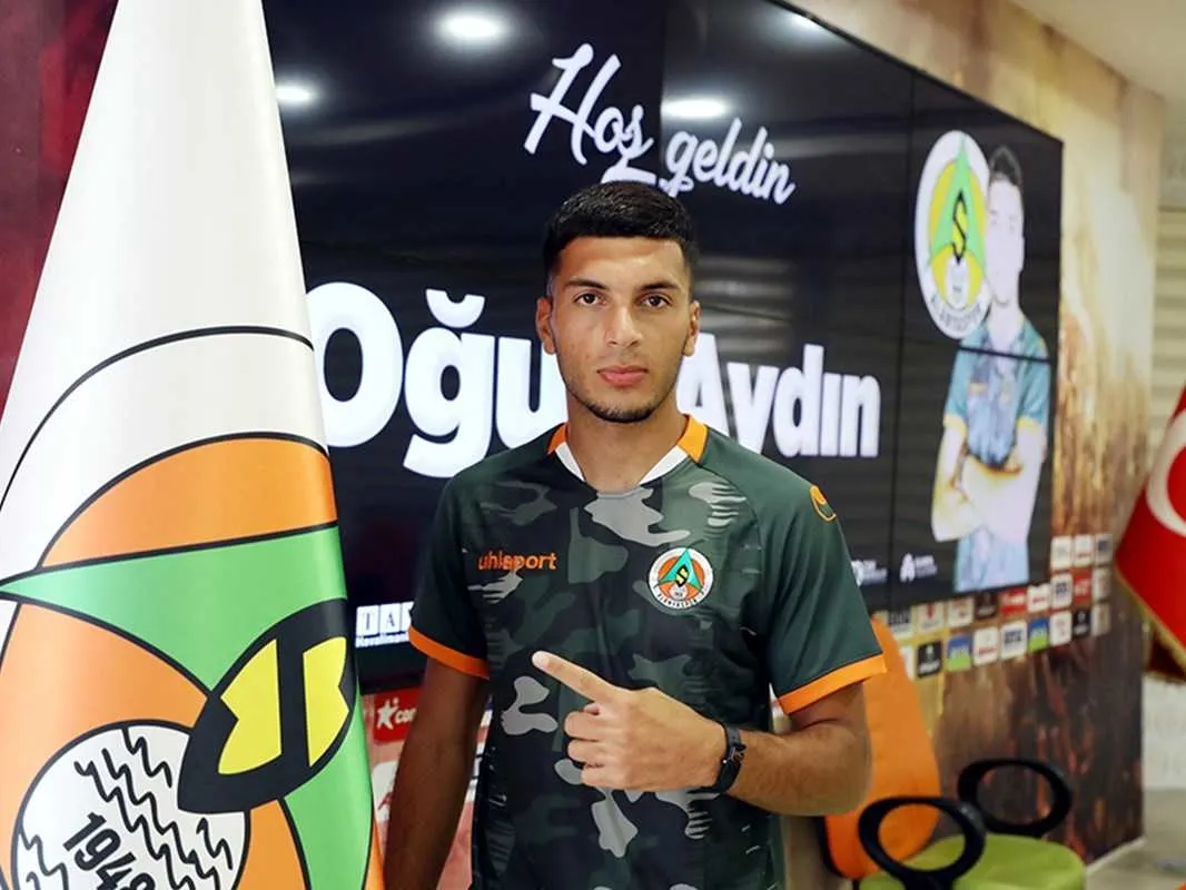 Fenerbahçe bir transferi daha bitirdi: İstanbul'a geliyor! İşte ödenecek rakam - 9