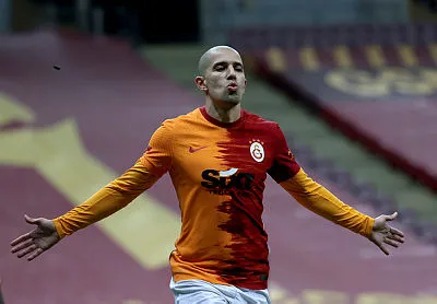 1627458961152.jpg Galatasaray'da 40 milyon TL'lik hayalet! Ne oynuyor ne de gidiyor...-5