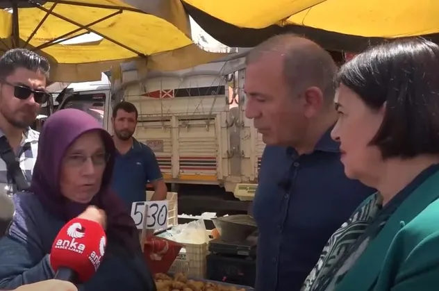 CHP'nin algı operasyonu elinde patladı: Gürsel Tekin'e dert yanan Elif Yılmaz'ın emekli maaşı, arsası ve aracı olduğu ortaya çıktı