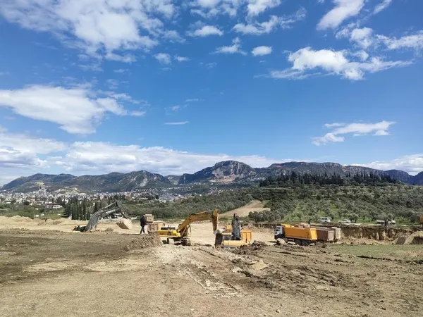 defne-devlet-hastanesi-insasinda-hummali-calisma-55-gun-sonra-acilacak-1680175673351.jpeg Defne Devlet Hastanesi inşasında hummalı çalışma: 55 gün sonra açılacak-6