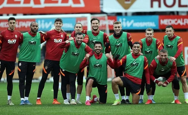 TAKVİM Gazetesi Galatasaray Fenerbahçe derbisinin kaderini belirleyecek şifreleri analiz etti-9