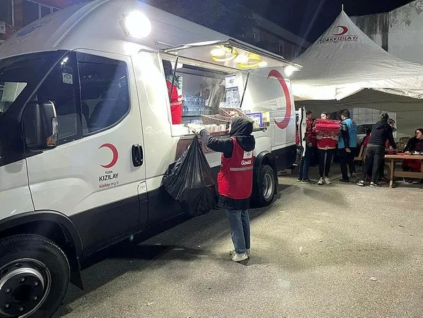 a-haber-ekranlarina-katilan-cinli-maden-muhendisi-sing-senhua-merak-edilen-sorulari-cevapladi-1665796634941.jpeg A Haber ekranlarına katılan Çinli Maden Mühendisi Sing Senhua merak edilen soruları cevapladı "İlk 72 saat çok kritik"-2