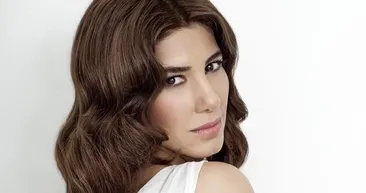 Nadide Sultan trafikte faciadan döndü! Oğluyla içinde bulunduğu araçta yangın çıktı o anları bakın nasıl anlattı