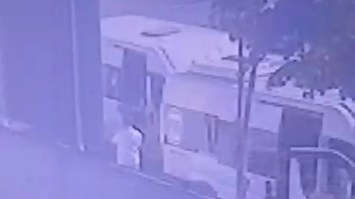 Arnavutköy'de servis şoförlerinin tartışmasında silah ateşlendi! 1 kişi öldü