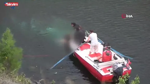 Eşini ve çocuğunu öldüren doktor cezaevinde intihar etti!