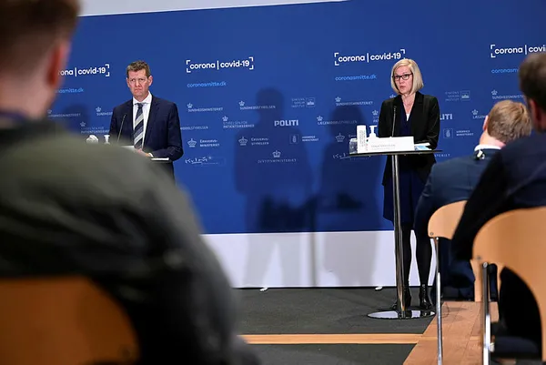 danimarkada-farmakoloji-bolum-direktoru-astrazeneca-asisinin-kullaniminin-durduruldugunu-aciklarken-bayildi-1618440648032.jpg Danimarka’da Farmakoloji Bölüm Direktörü, AstraZeneca aşısının kullanımının durdurulduğunu açıklarken bayıldı-1