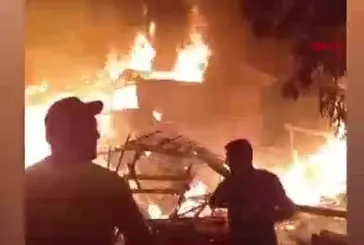 Bursa İnegöl'de yangın! 3 ev kül oldu!